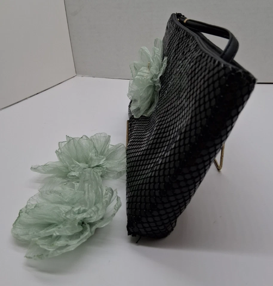 Bolso sin asas vintage de malla Black Whiting y Davis para vacaciones + clips para zapatos a juego Foto 3 de 4