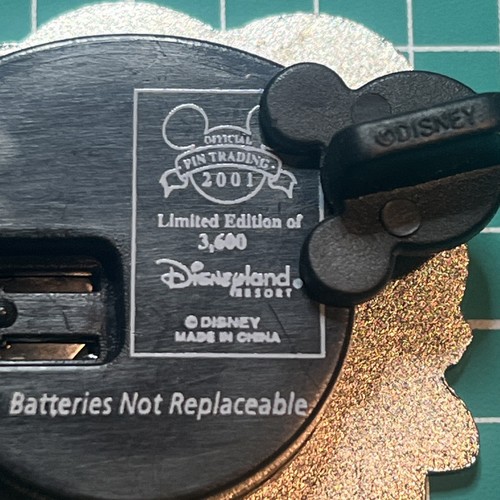 "Believe…In Holiday Magic" Disneyland Limited Edition Pin Mickey Pluto Disney - Bild 10 von 18