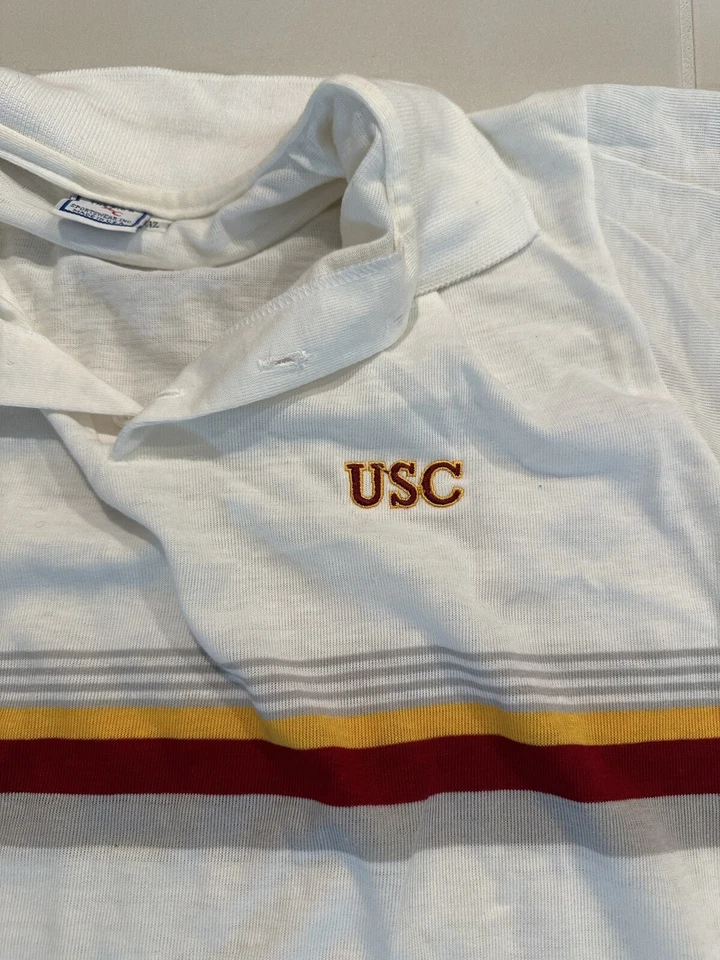 Polo De Colección Años 80 USC Trojans Sahara Blanco Pecho Rayas Puntada Única - L The Big K Foto 2 de 4