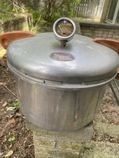 Vintage National No. 7  Pressure Cooker Canner  16 Quart with Wire Lift Rack