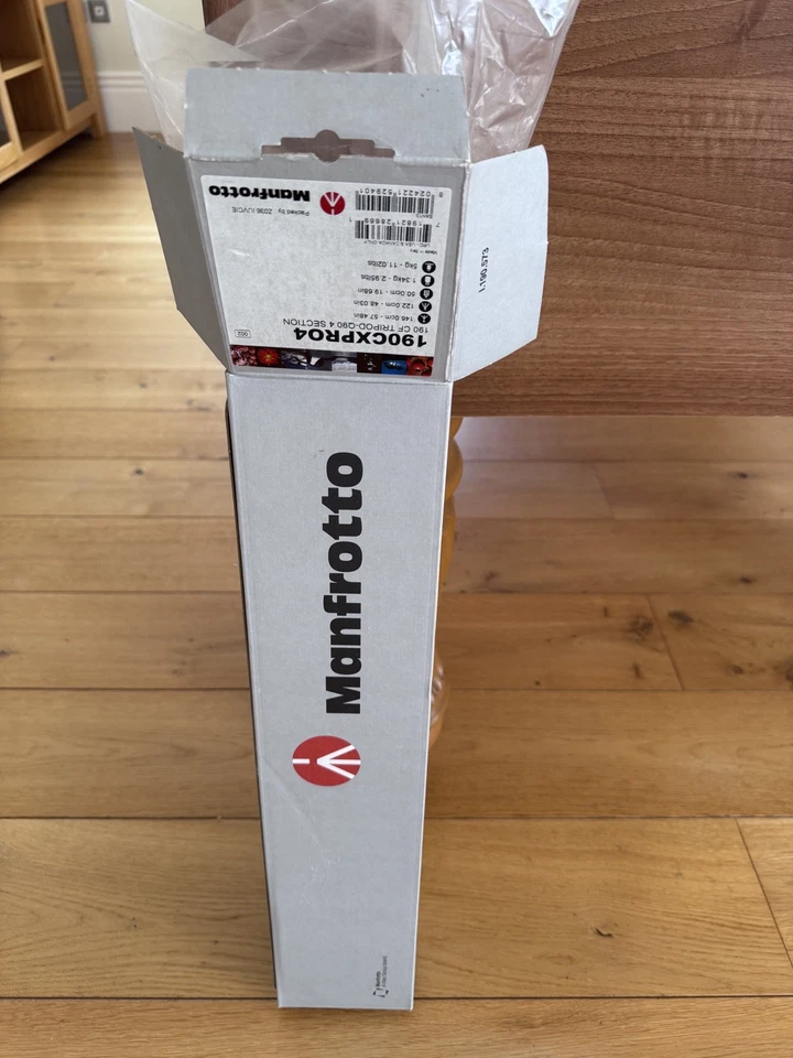 New Manfrotto MT190CXPRO4 190 Carbon Fibre 4 Section Tripod - Image 4 of 4