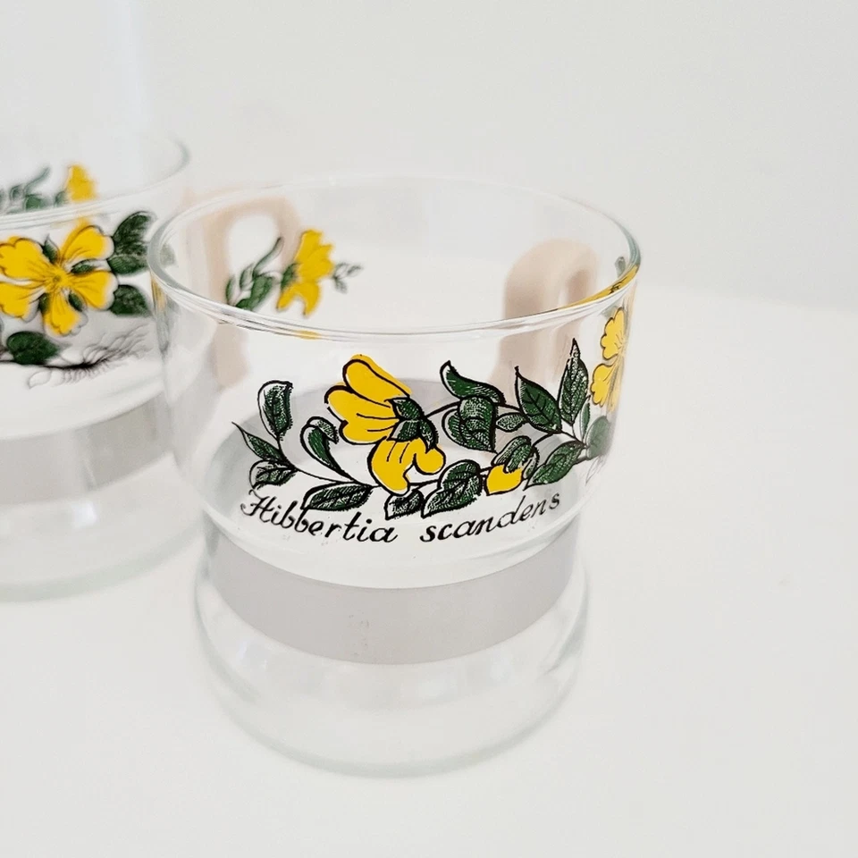 Copos de café vintage com cabo de plástico flores amarelas conjunto de 2 canecas florais - Imagem 3 de 4