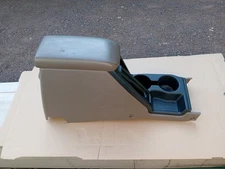 READ! 2000 Toyota 4Runner Center Console