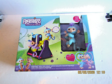 1-WowWee-FINGERLINGS TEETER TOTTER-PLAYSET-2 MONKEYS MILLY WILLY-BRAND NEW