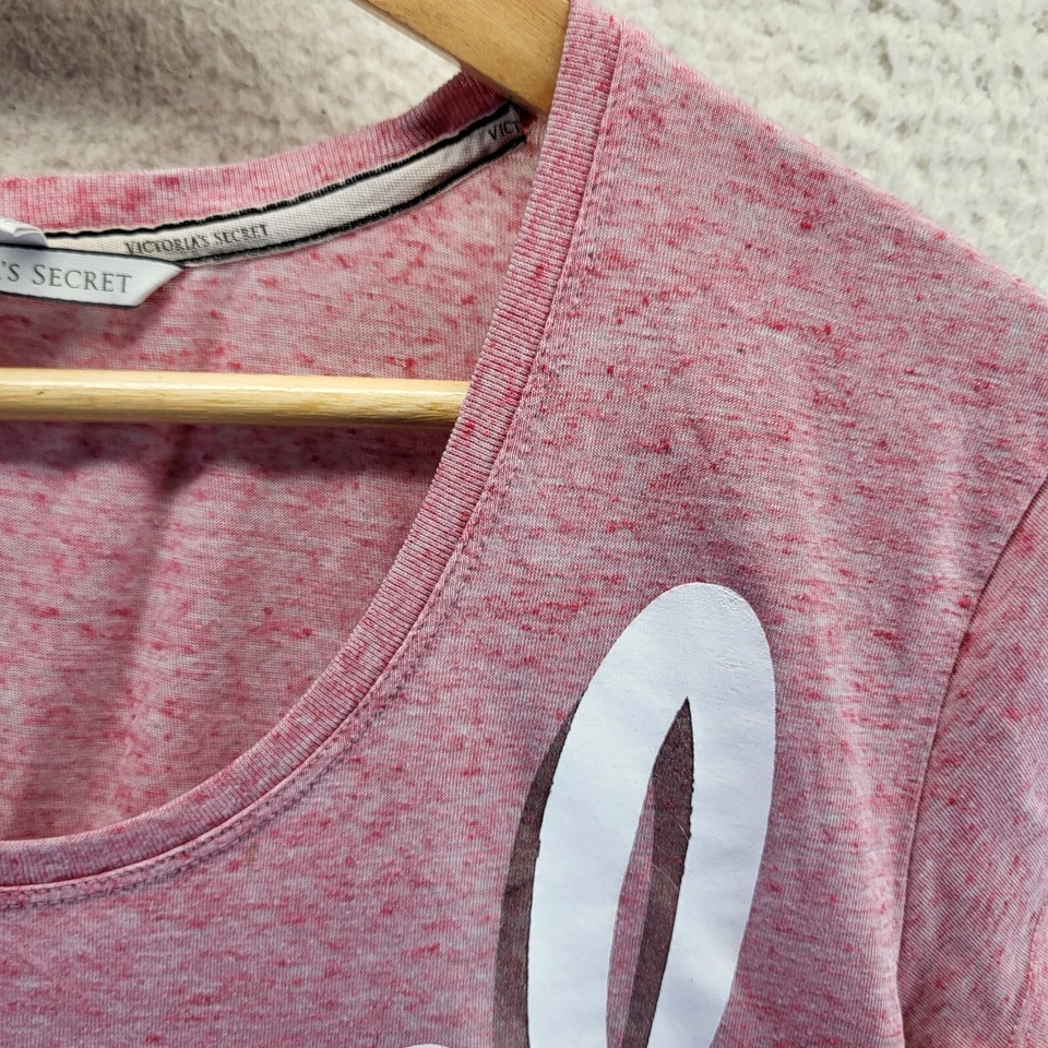 Camiseta para mujer Victoria's Secret XS roja ángel deletreado manga corta pulóver Foto 3 de 4