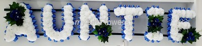 TANTE Kunstseide Trauer Blumen beliebig 6 Buchstaben Name Hommage Kranz Oma