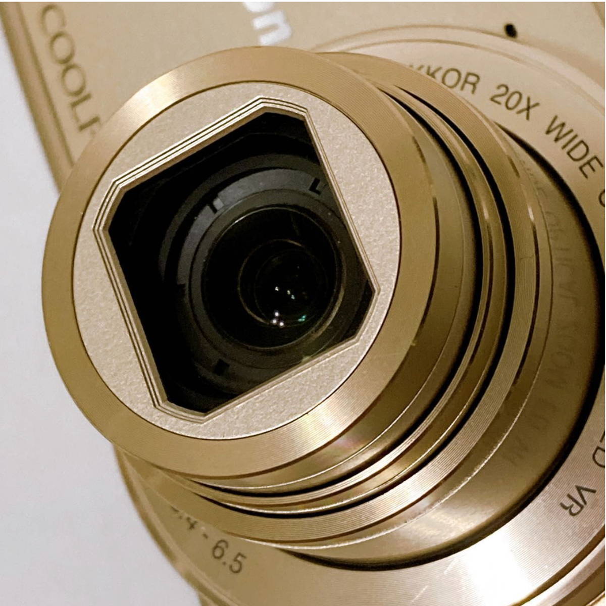 Mint] Nikon COOLPIX S7000 Gold 16.0MP 20x Compact Digital Camera