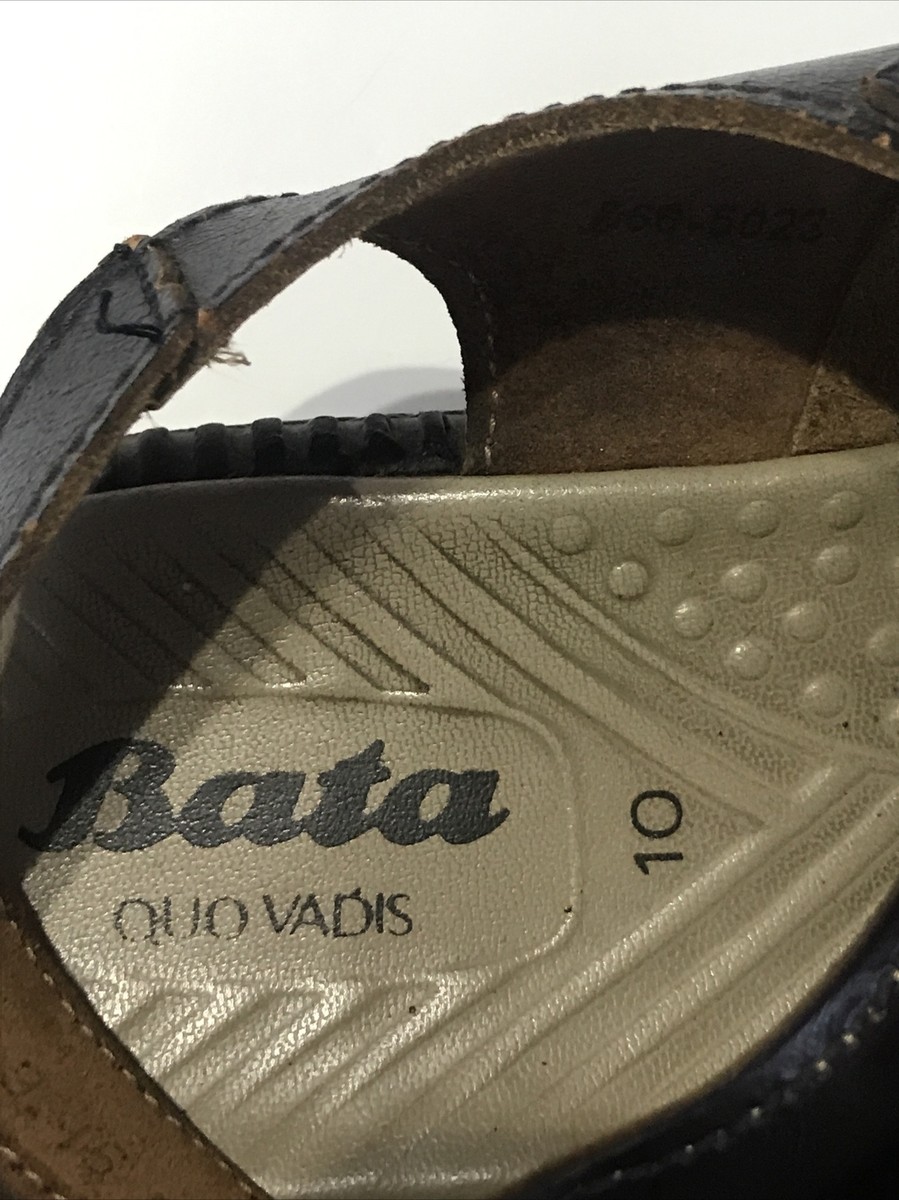 Bata Quovaidis Brown Leather Men’s Sandals Cross Over Adjustable Buckle  Size 10