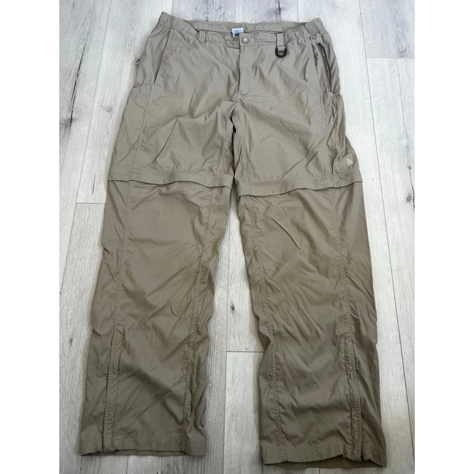 The North Face Men's XL Convertible Hiking Pants Khaki Tan Zip Off Shorts Trail
Opens in a new windo