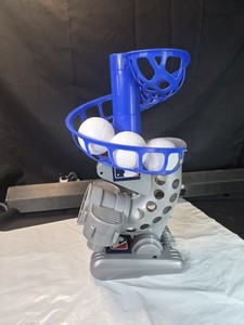 Electronic Baseball Pitching Machine Adjustable Every 7 Seconds 5 Balls Fun