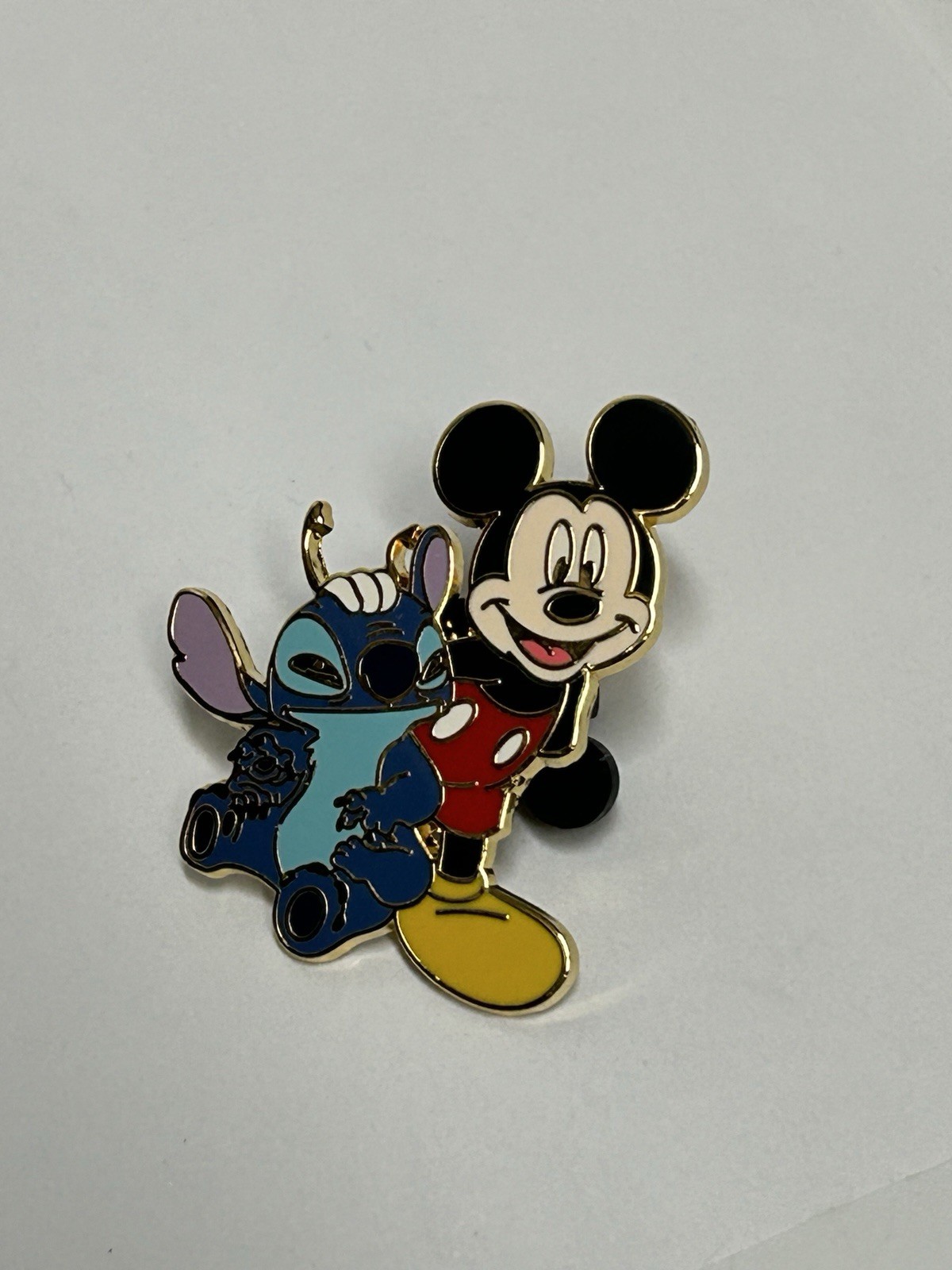 Disney Mickey Mouse and Stitch Pin Mickey Mouse and Friends Booster Set