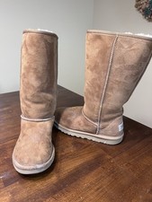 Ugg Boots Women  s Size 5 Classic Fur Lined
