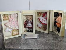 Franklin Mint Holly The Holiday Bear with 3 outfits all Mint and NIB