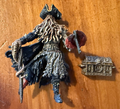 2006 Zizzle Pirates of Caribbean Dead Man's Chest 4'' Davy Jones Key Chest Cane