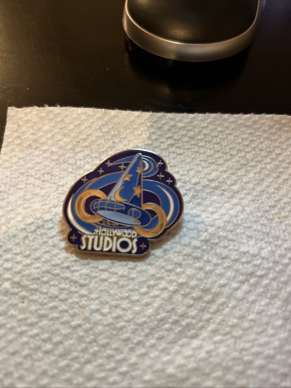 2008 Disney Booster Pin WDW Four Parks One World Hollywood Studios Sorcerer Hat