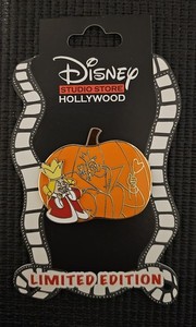 Disney DSSH Alice in Wonderland King and Queen of Hearts Pumpkin Pin, - LE 400