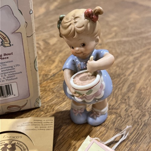 Memories Of Yesterday Enesco 'Girl With Mixing Bowl' #144673 1995 New Open Box - Picture 2 of 20