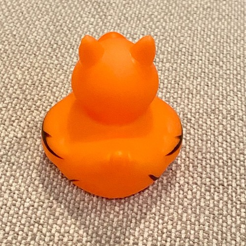 Mini Juguete de Baño Flotante Clásico Pato de Goma Negro Naranja Rayas de Tigre Gato 2" - Imagen 5 de 9