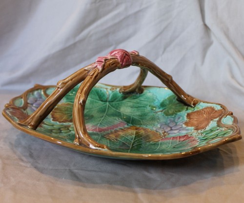 Antique Victorian English Majolica Pottery Basket by Wedgwood - Picture 4 of 6