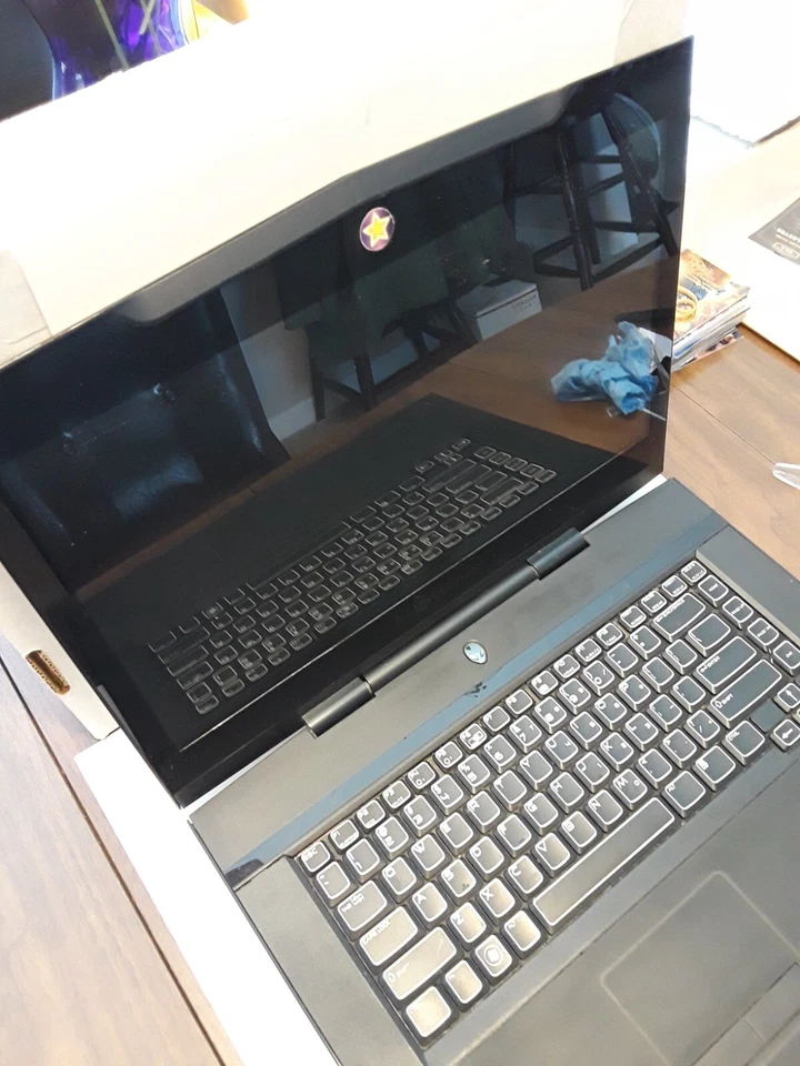 Alienware Laptop 13 1/2 Inch Screen Core i7 Windows 7 Parts or Repair - Image 4 of 4