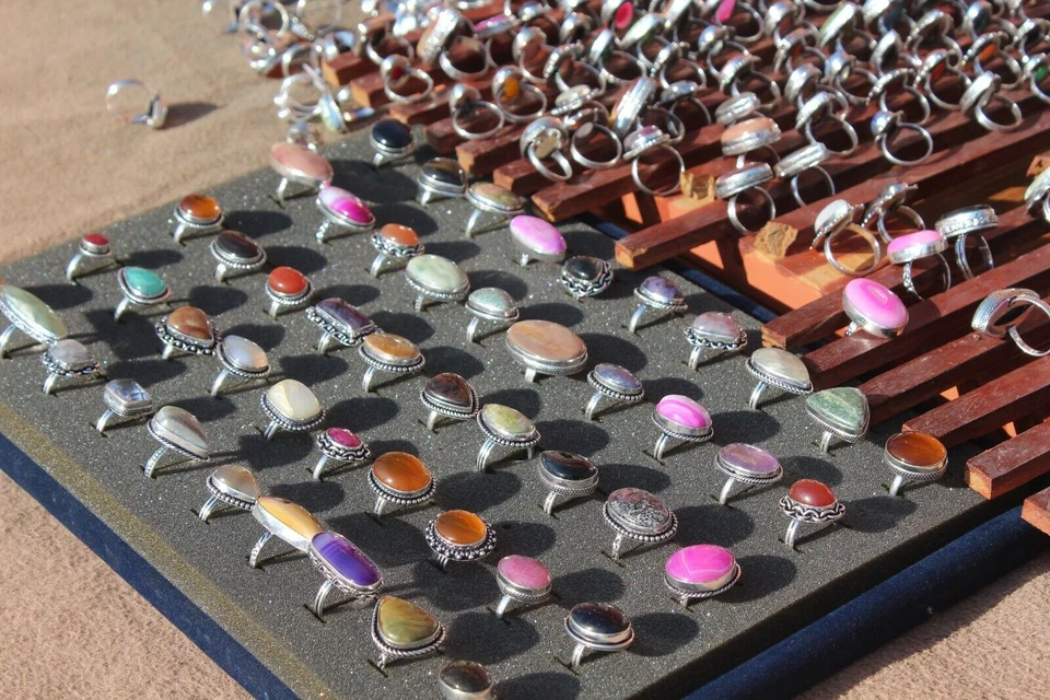 Lote de anillos calmantes de cuarzo y mezcla de piedras preciosas enchapados en plata de ley 925 al por mayor Foto 3 de 3