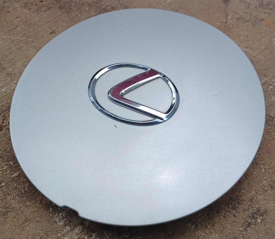 Tapa central Lexus LS400, emblema plateado, 1990-1992 número de pieza 7628 02 Foto 2 de 3