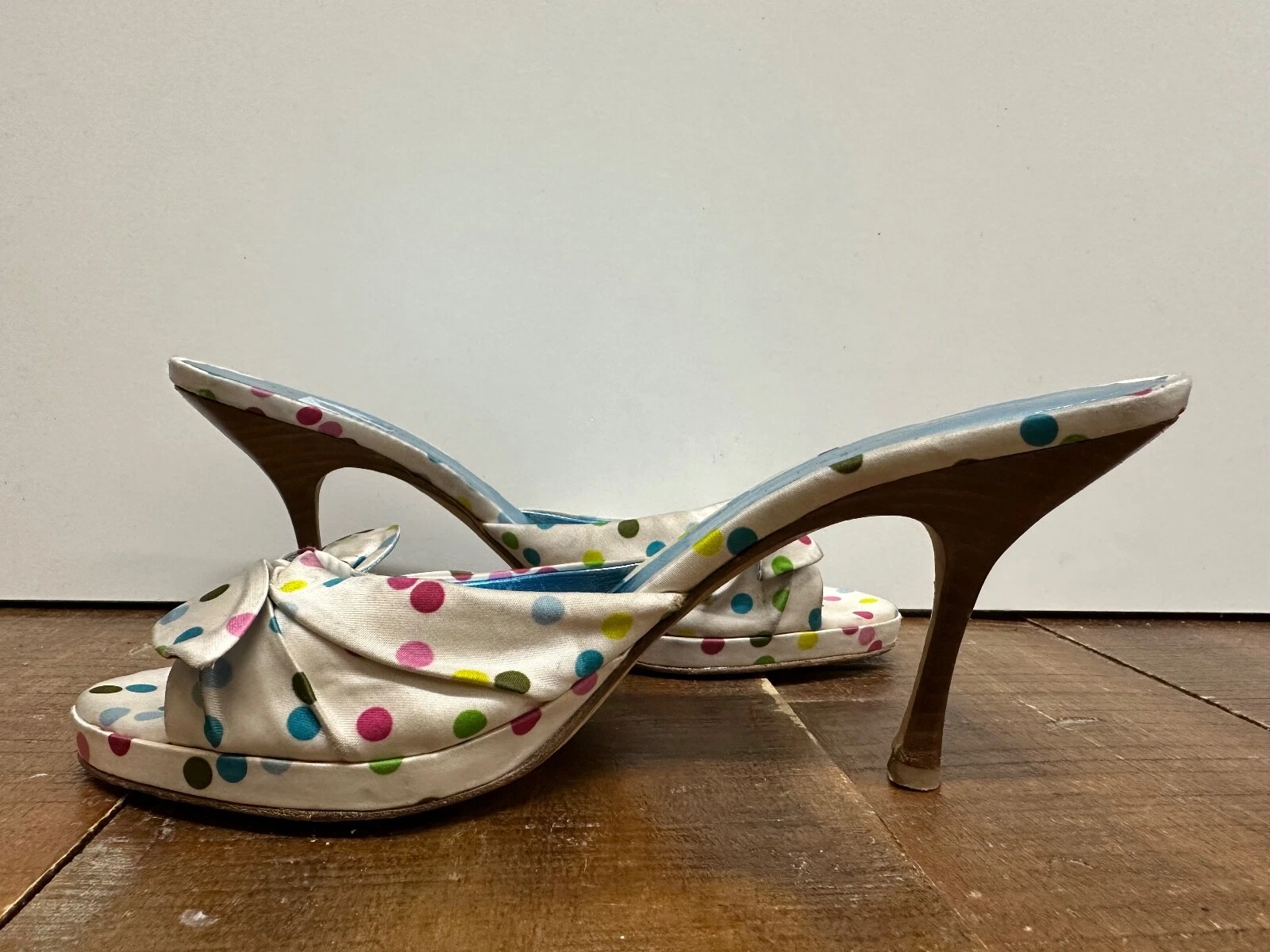 COACH donna taglia 6 5 B bianco raso multicolore pois tacco fiocco accenti