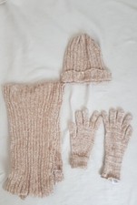 NEW women's 3 pc WINTER SET GLOVES HAT SCARF SOFT STRETCHY ONE SIZE SOFT