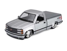 1993 Chevrolet 454 SS Pickup Custom – Silver 1:24 Scale Model - Maisto 32550SIL