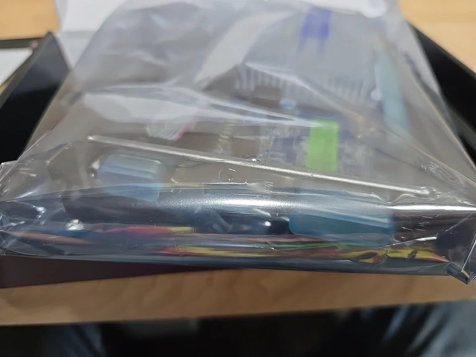 Gigabyte HD 6450 Silent 1GB DDR3 PCIe Video Card HDMI Gold Plated AMD Radeon NOS - Image 4 of 4