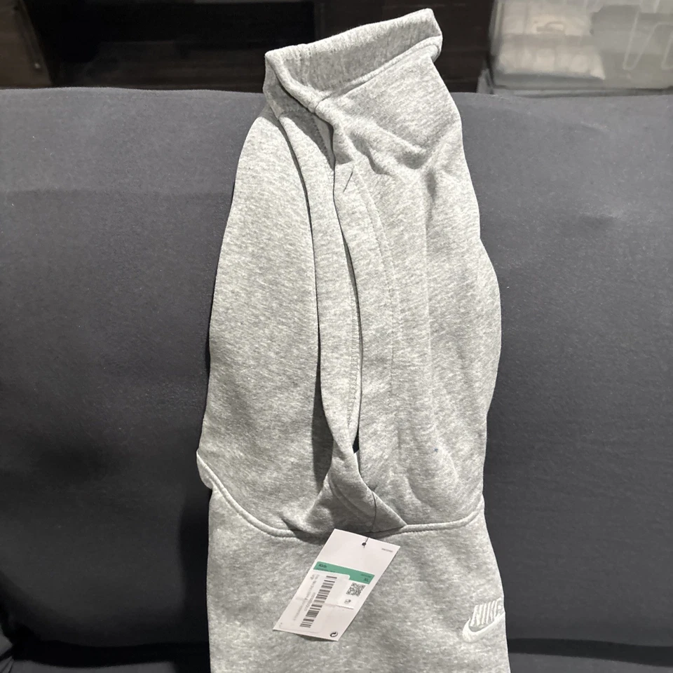 Nuevo Nike Niños Ropa Deportiva Club Pullover Sudadera con Capucha - XL Gris Carbón Foto 3 de 4