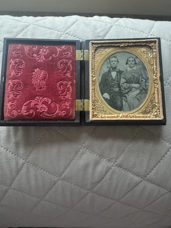 1800s  Ambrotype photo in union case “The Farmers Dream”. Couple. - Image 4 of 4