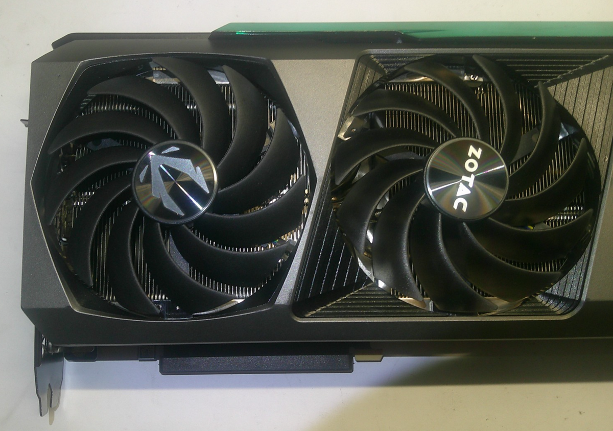 ZOTAC GAMING GeForce RTX 3090 Ti AMP Extreme Holo 24GB