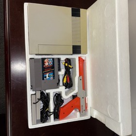 New Old Stock Original Nintendo NES Console Mario Duck Hunt Zapper Tested works