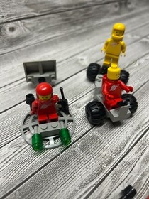 Vintage Lego-MiniFigures -Astronaut Space Supply Station 1983