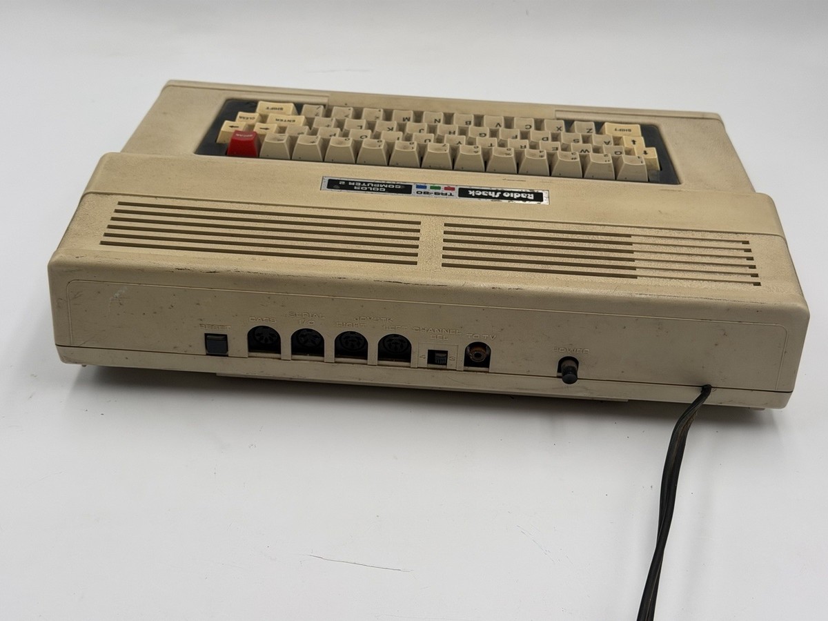 Radio Shack Tandy TRS-80 Color Computer 2 26-3136 CoCo 2 Powers On