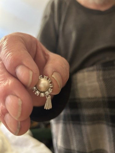 Foredeck White Metal And Crystal And Pearl Pendent 