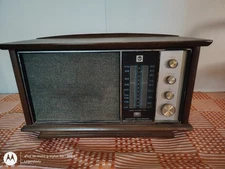 RCA MODEL RLC60W AM-FM DUAL SPEAKER LONG RANGE WALNUT TABLE TOP RADIO 1960s MCM