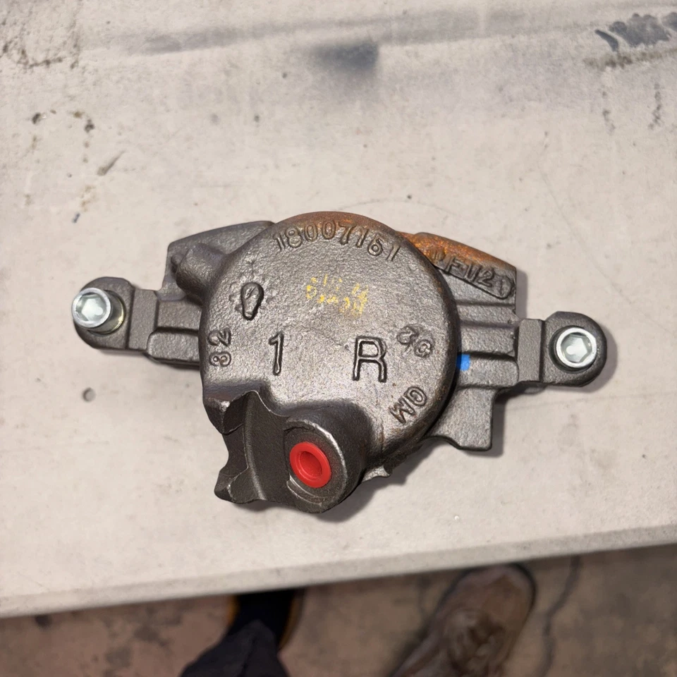 Pinças de freio dianteiras direitas para 1972-74 Chevy Blazer RWD 1975-78 GMC C15 Suburban - Imagem 2 de 4