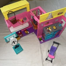 Barbie Fresh 'n' Fun Food Truck With Accessories And Doll