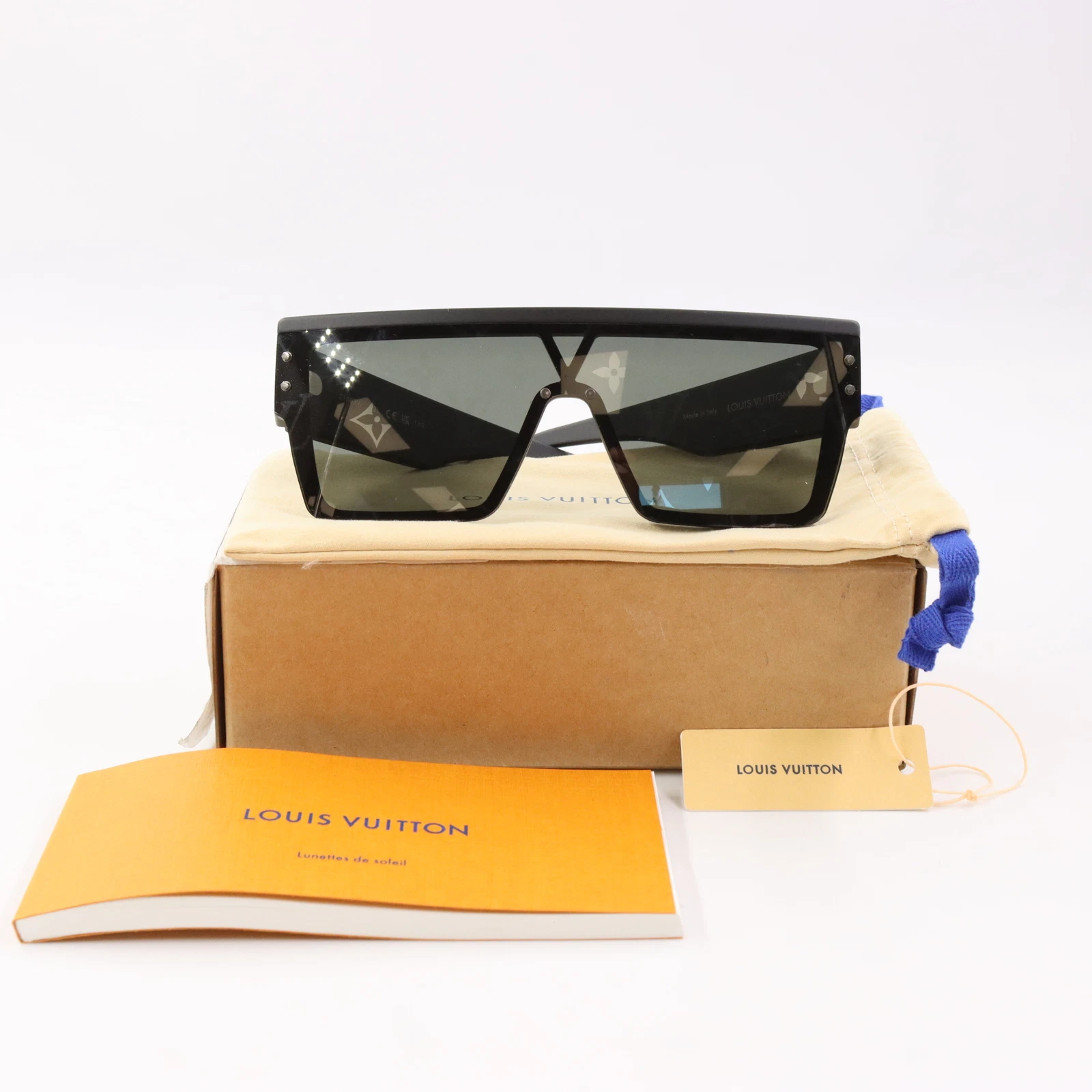 Louis Vuitton LV Waimea L Sunglasses in Black with Silver Lenses Size W (Z1583W)