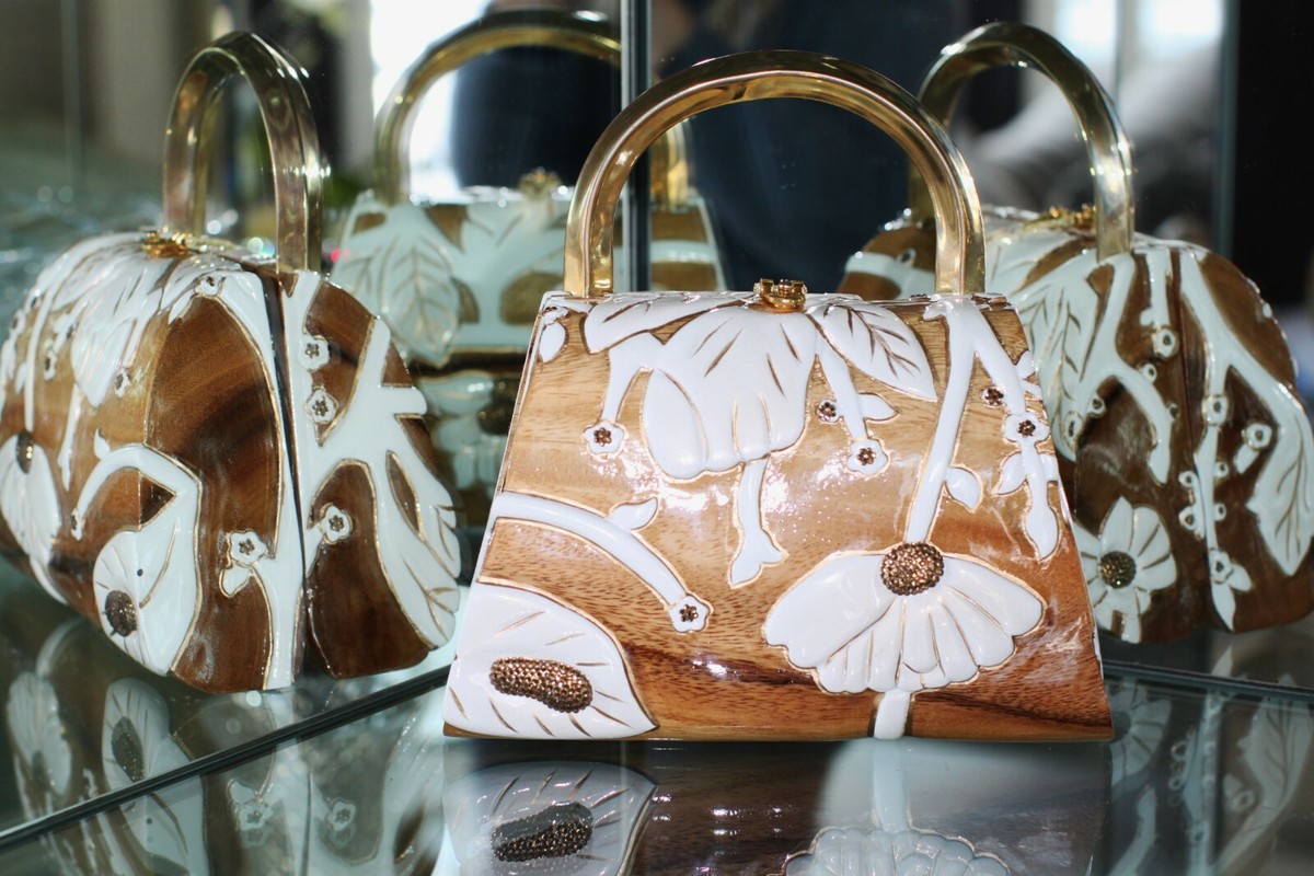 TIMMY WOODS Swarovski Crystal WHITE FLOWER PURSE CLUTCH MINAUDIERE