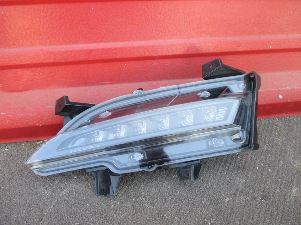 Lincoln MKC 2016 faro antiniebla delantero luz de circulación diurna lado izquierdo 16 17 18 Foto 2 de 4