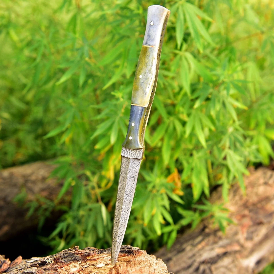 Cuchillo de bota de daga de caza de acero Damasco de doble filo hecho a mano mango de hueso de camello Foto 3 de 4