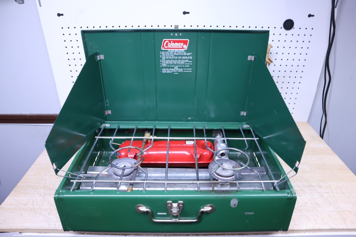 Coleman 2 Burner Fuel Camp Stove 413g Vintage 1979 Clean 413G499