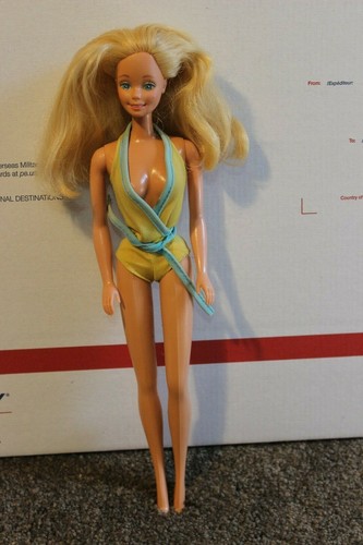 Vintage 1966 Blonde hair barbie with yellow swim suit My first Barbie? - Picture 3 of 12
