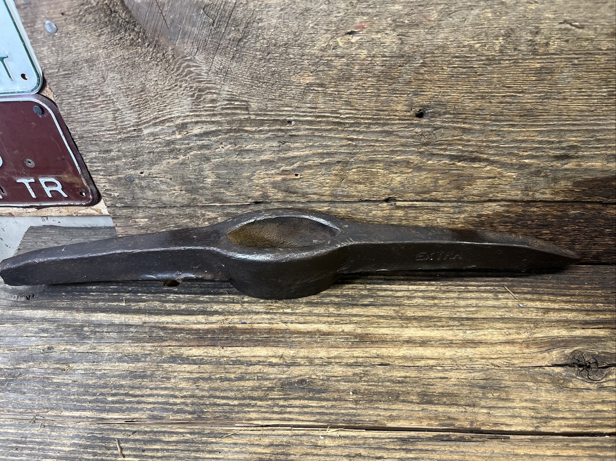 VINTAGE IRON CITY Pick Axe Head 4 1/4 LB MINERS TOOL - Old VINTAGE IRON CITY Pick Axe Head 4 1/4 LB MINERS TOOL - Old