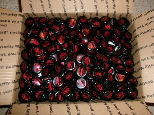 1500 BUDWEISER SELECT RED BLACK BEER BOTTLE CAPS CROWNS ARTS CRAFTS CLEANED PONG