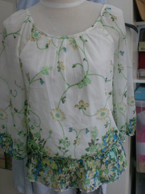 Romantikbluse Gr. 38/40 ...Vera Moda ...