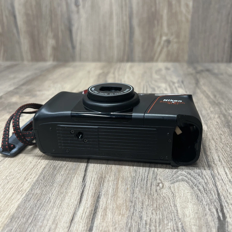 Nikon Zoom Touch 400 35mm Point and Shoot AF Film Camera 35-70mm JAPAN Untested - Image 2 of 4